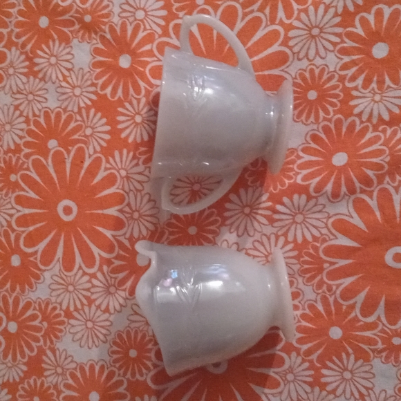 Gray Laurel Anchor Hocking Fire King Sugar and Creamer - Picture 2 of 3